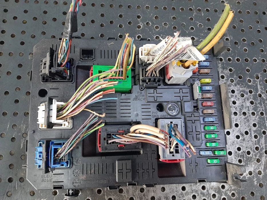 panou sigurante bsi 1.6b peugeot 307 9664969080