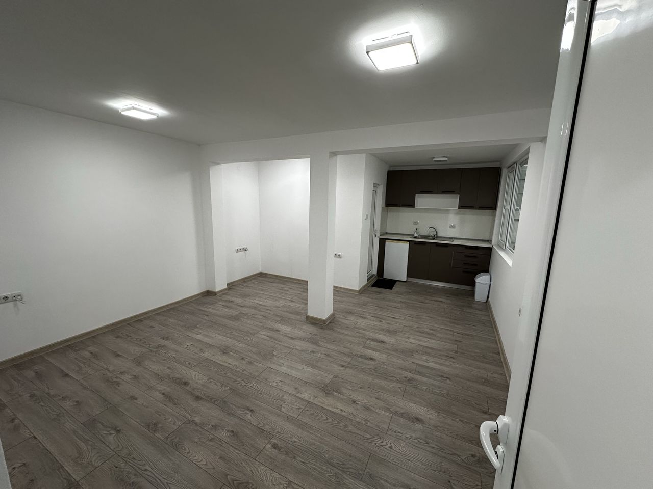 Дава се под наем Склад в Шумен, Тракия - 270 кв.м за 765 € - Снимка #6