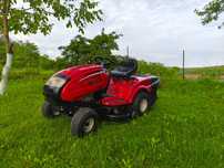 MTD le 135 tractoras de tuns iarba gazon