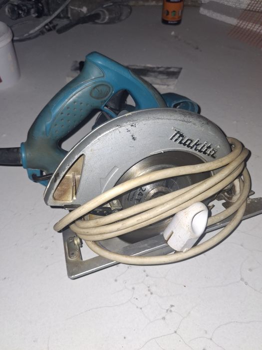 Циркулярная пила макита