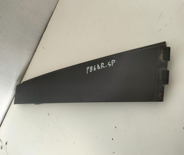 Bandou usa  Ornament dreapta spate 3C9839904B Volkswagen VW Passat B6