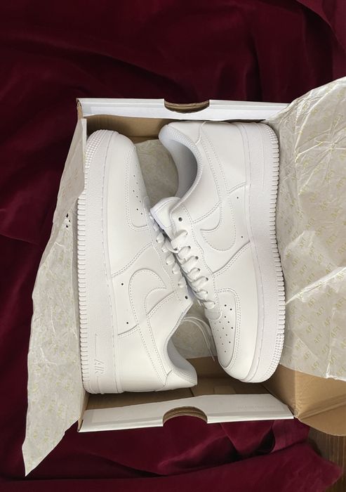 Nike Air Force 1 Triple White