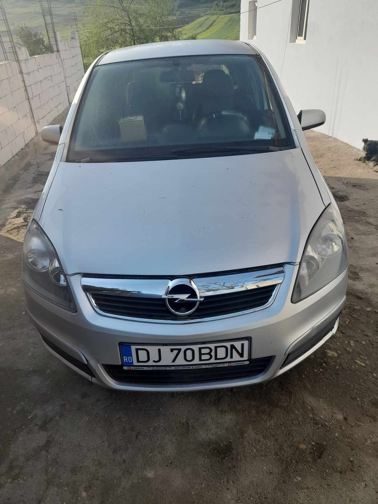 Vând urgent mașină opel zanfira b