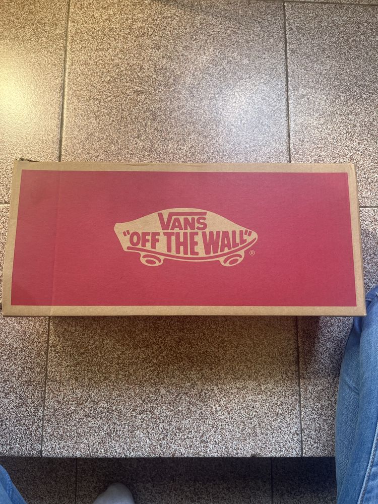Нови кецове / VANS