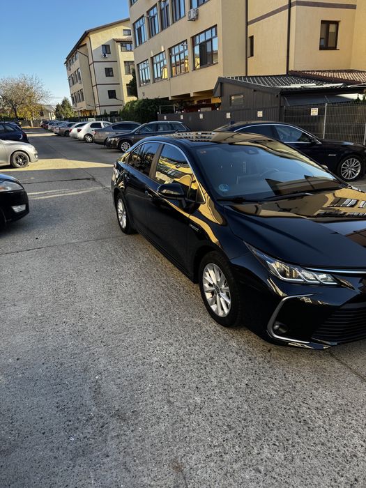 Vand Toyota Corolla hibrid 2021