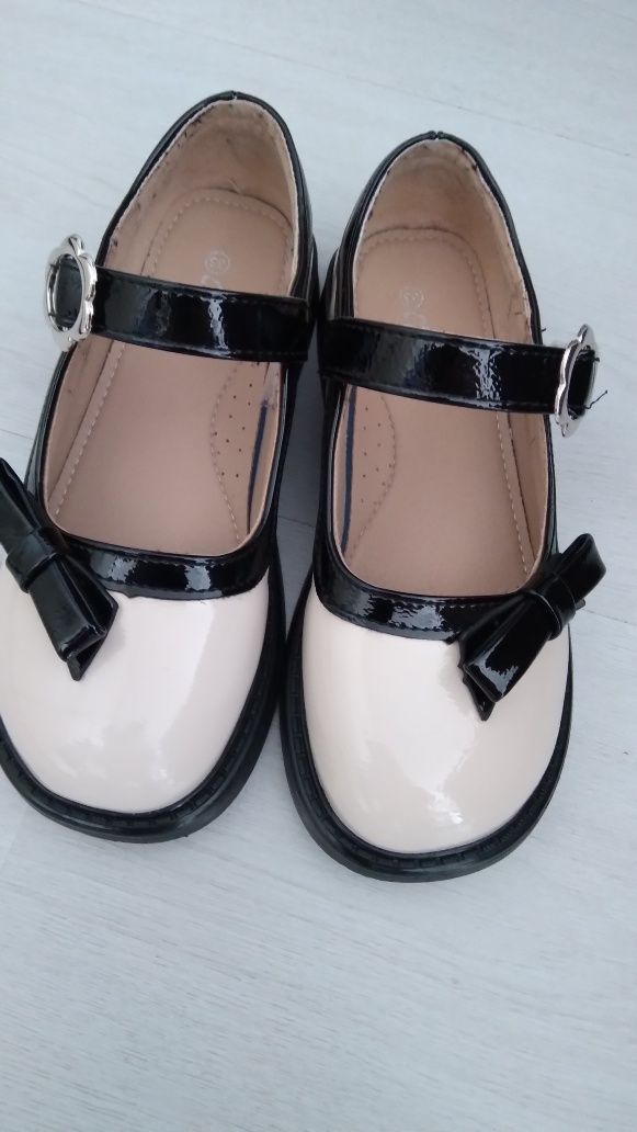 Pantofi cu bareta