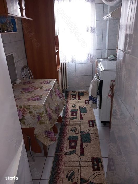 Apartament 3 camere zona Primaverii , etaj 3