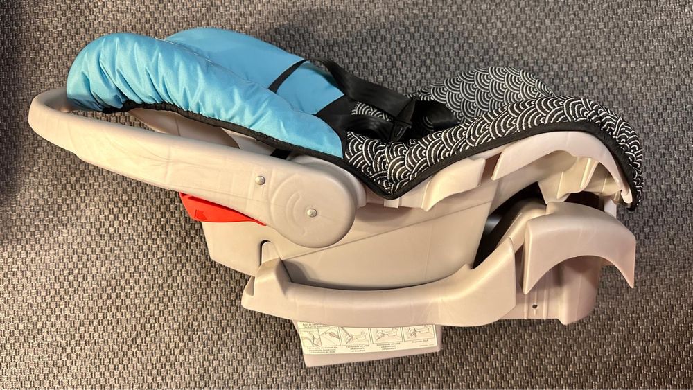 Scoica auto/scaun auto 0-12 kg, stare impecabila, pret 100 lei!!!