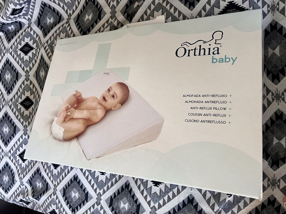 Perna ortopedica ORTHIA anti-reflux copii, crem, 53x35x11cm