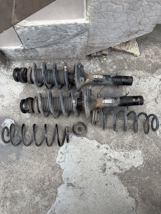 Амортисьори с пружини Ауди а3 Голф 4