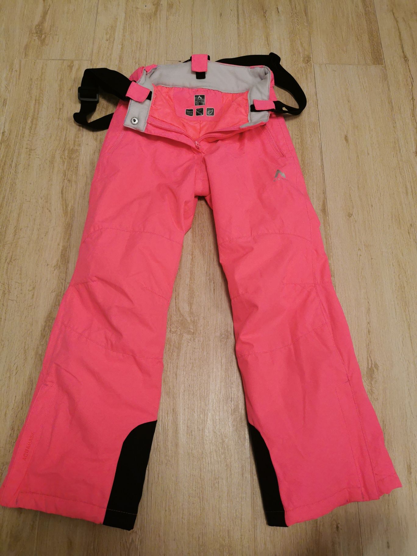 Vând set geaca+pantaloni ski fetite