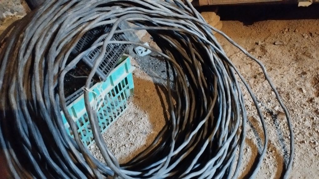 Kabel sotiladi 200 m