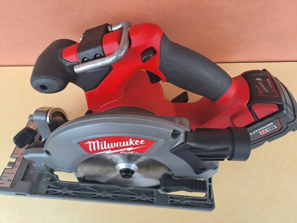 Milwaukee M18 CCS55 - акумулаторен ръчен циркуляр