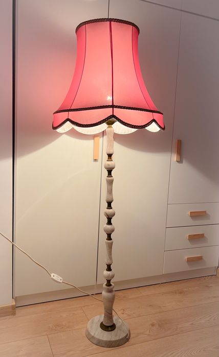 Лампа/Лампион от бял мрамор с розов абажур в ретро стил
