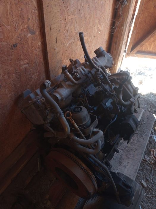 De vanzare motor Nissan Navara D22
