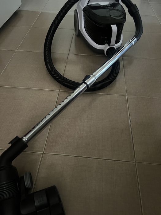 Vand aspirator aproape nou l-am foslost de vreo 3 ori! Merge impecabil