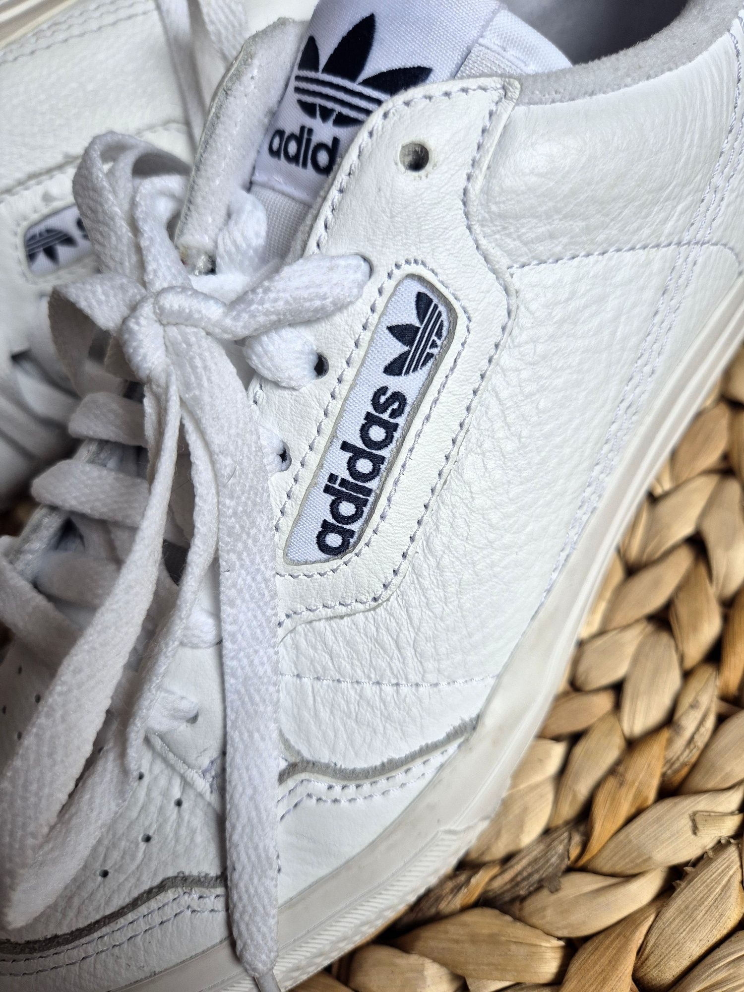 Adidas Continental // 40 2/3