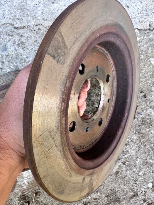 Продавам задни пружини и спирачни дискове за Honda Jazz 2010 г