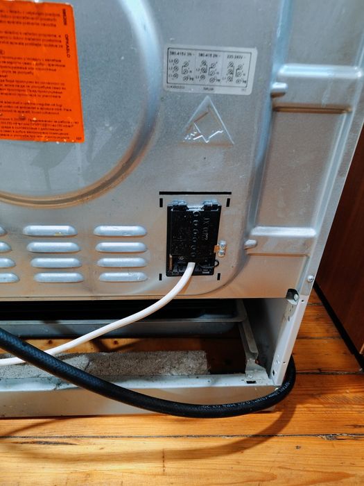 Продавам комбинирана готварска печка Gorenje