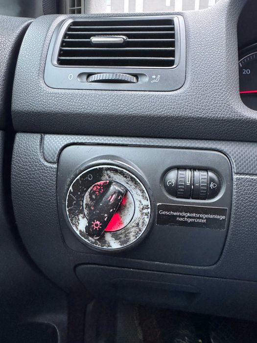 VW Golf 5 – 1.9 TDI, 105 CP – 2004