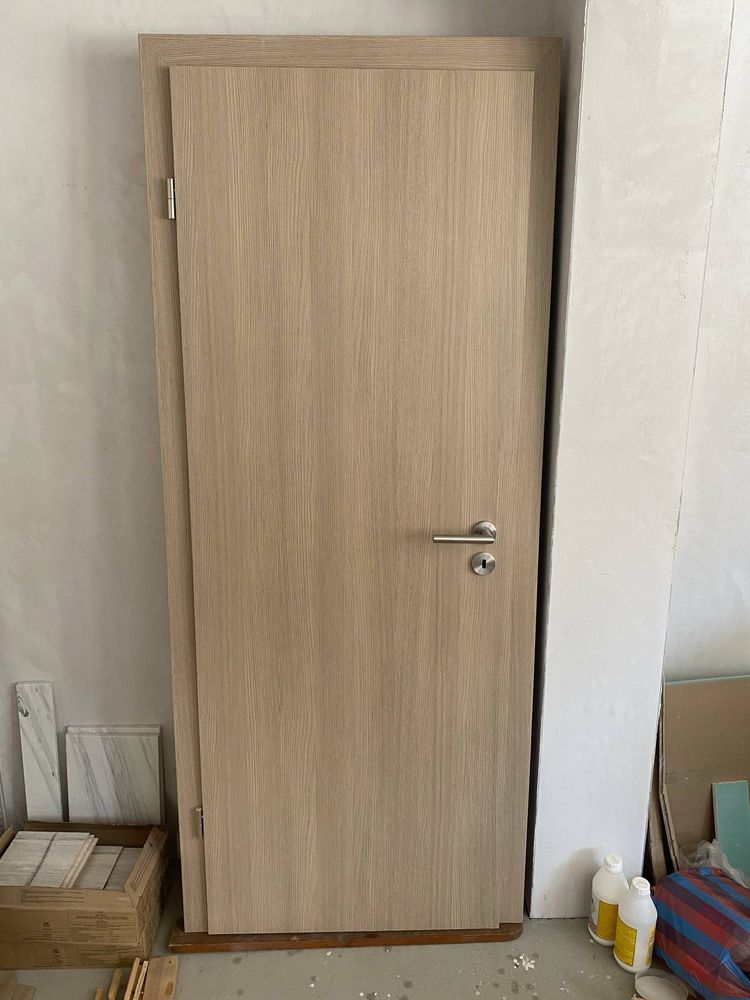 Интериорна врата 70/200 с каса и брава