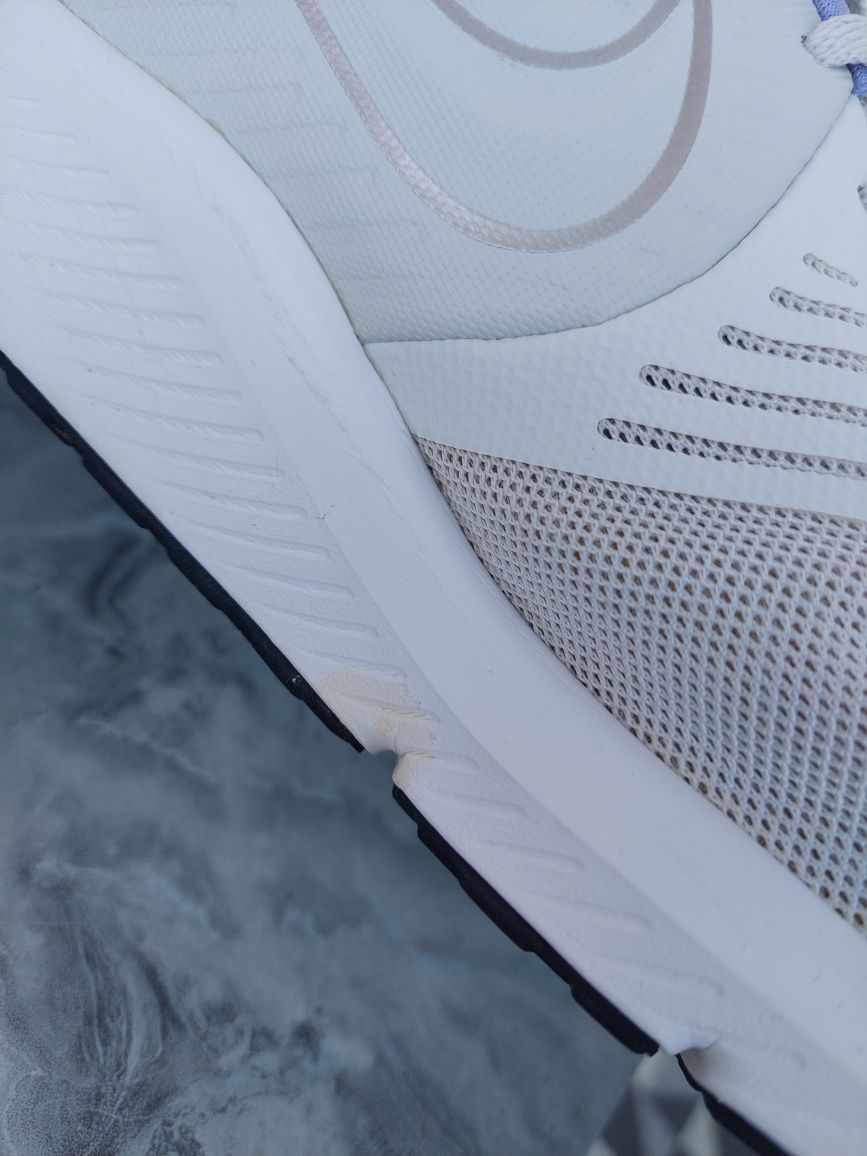Дамски маратонки Nike