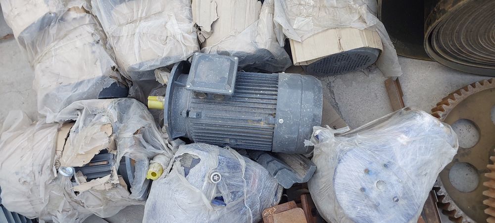 Двигатель 11 Kw.  15 Kw
