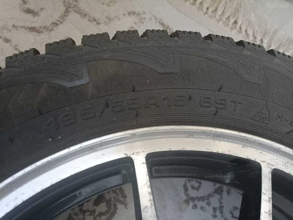 Продам комлект зимних резин 15 радиус