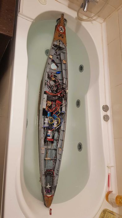 Varianta unica a cuirasatului Bismarck - complet radiocomandata