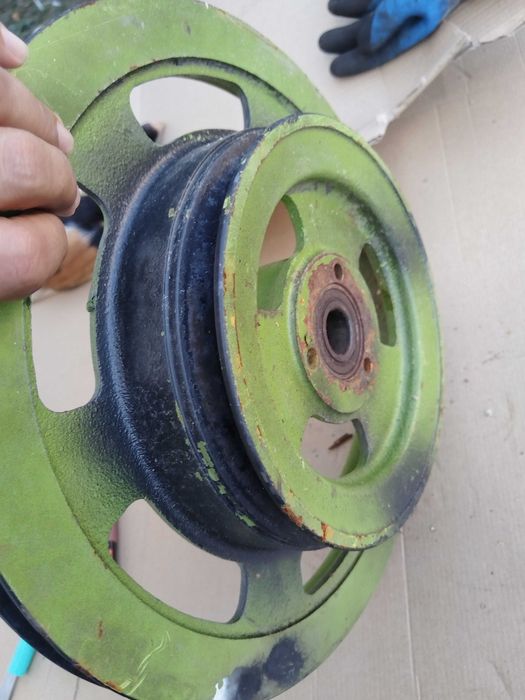 Fulie cu o curea cu diametrul de 375 mm