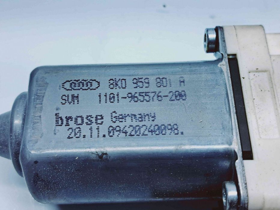 Motoras geam stanga fata Audi A6 (4F2, C6) [Fabr 2004-2010] 8K0959801A