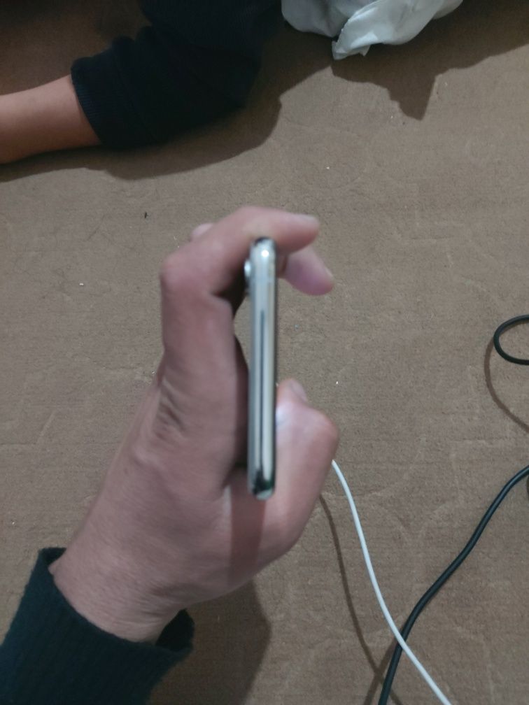 Iphone xs max bn a 90 sotiladi srochna