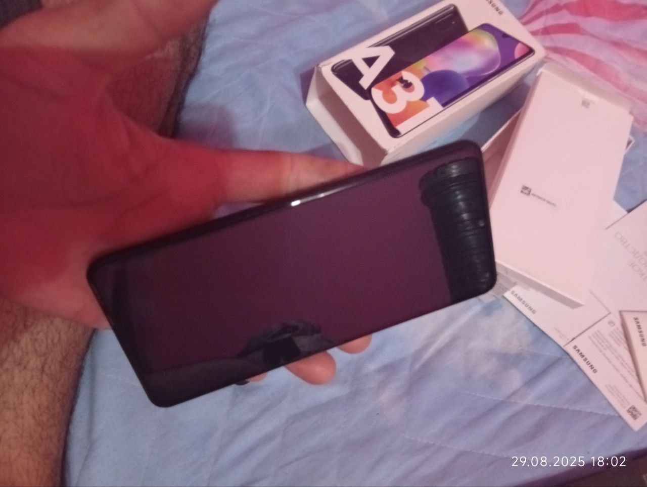 Samsung a31  64 gb radnoy srochni sotiladi aybi yōq