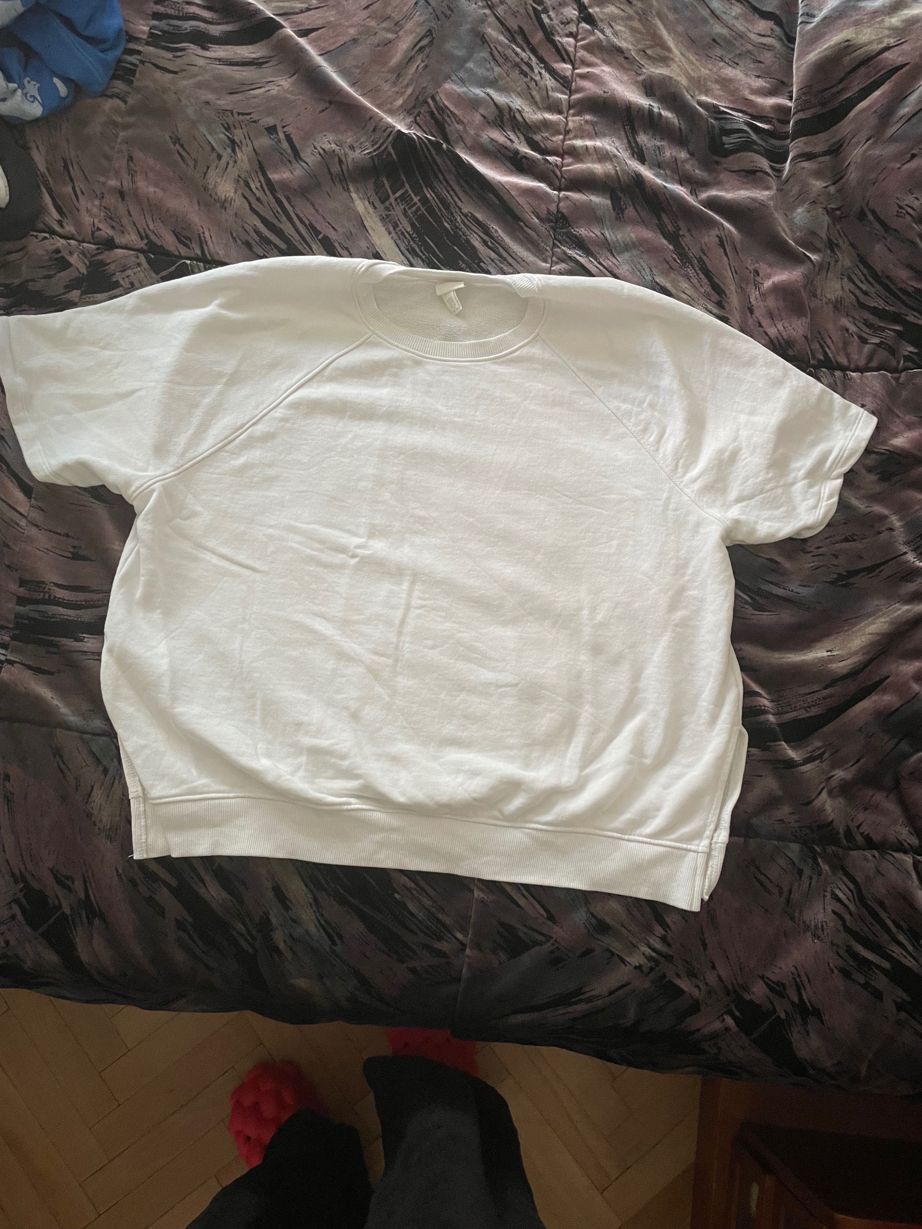 Vand 2 tricouri albe,bumbac grosut,H&M,Xl,cu deschizaturi laterale