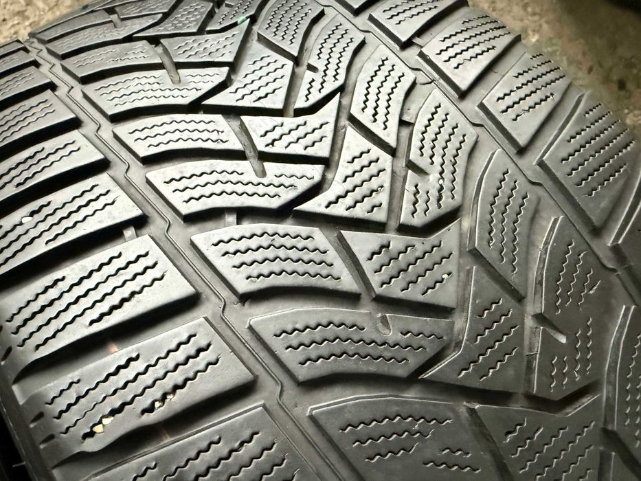 2x Anvelope iarna 255/45 r19 - Dunlop Winter Sport 5