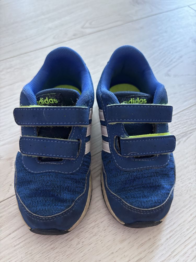 Маратонки Adidas размер 23,5