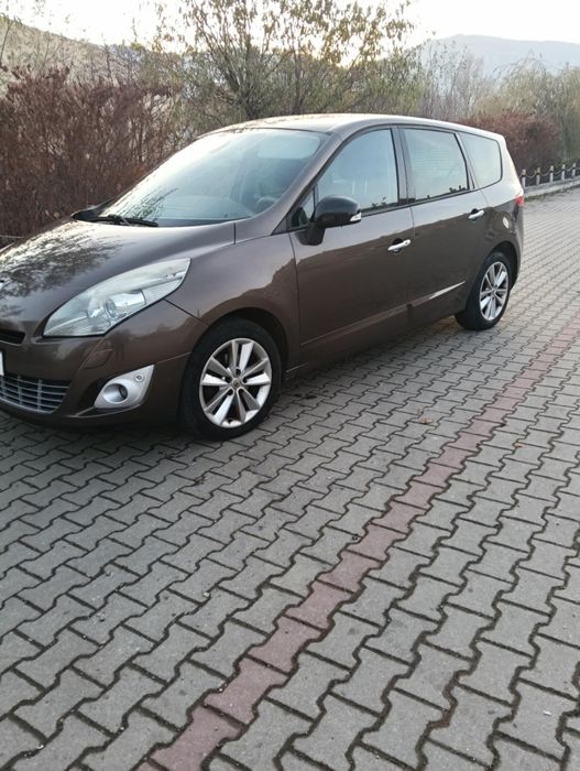 Vând Renault scenic