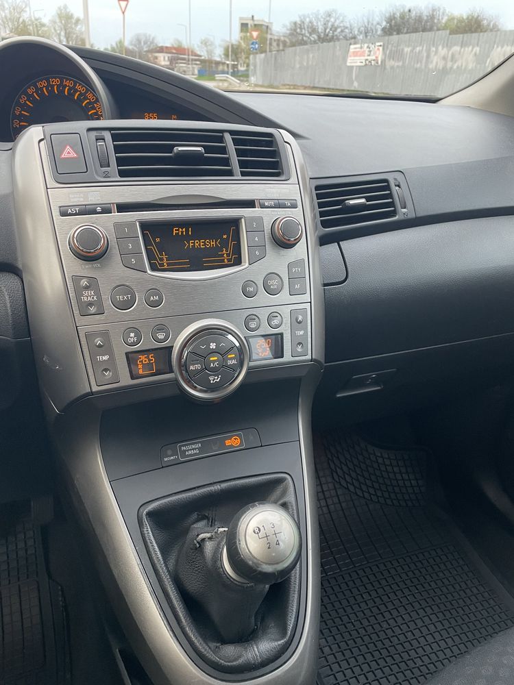 Toyota Verso 2009 2.0D4D 126к.с. 3 КЛЮЧА, КАТО НОВА