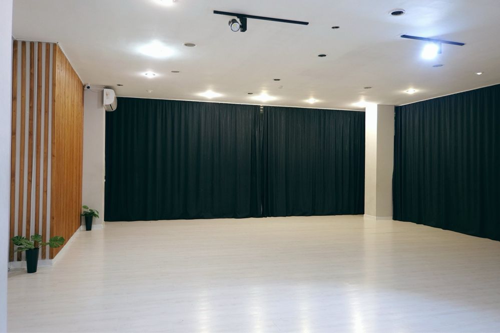 Аренда танцевального зала / для тренингов, семинаров, йоги, фитнеса