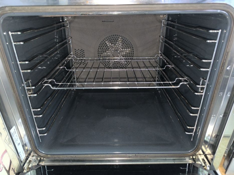 Фурна  Miele H2661-1B  - 76литра. 10 функции с вентилатор.