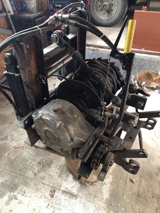 Vând troliu forestier în tiranti tractor UTB 445