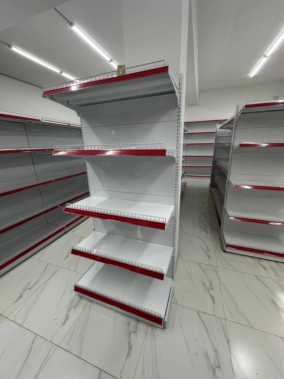 Универсальное торговое оборудование,  качественный торговый стеллажи