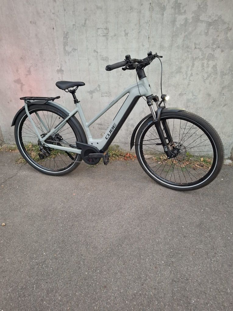 Bicicleta Electrica Cube Kathmandu 750, Bosch Performance Cx