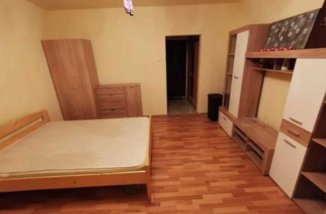 Дава се под наем Едностаен апартамент в Бургас, Изгрев - 30 кв.м за 188.7 € - Снимка #2