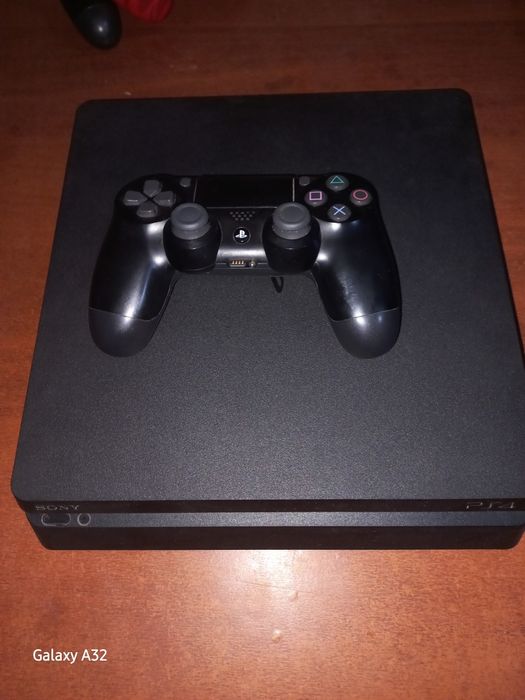 Playstation 4 С 1 джостиком
