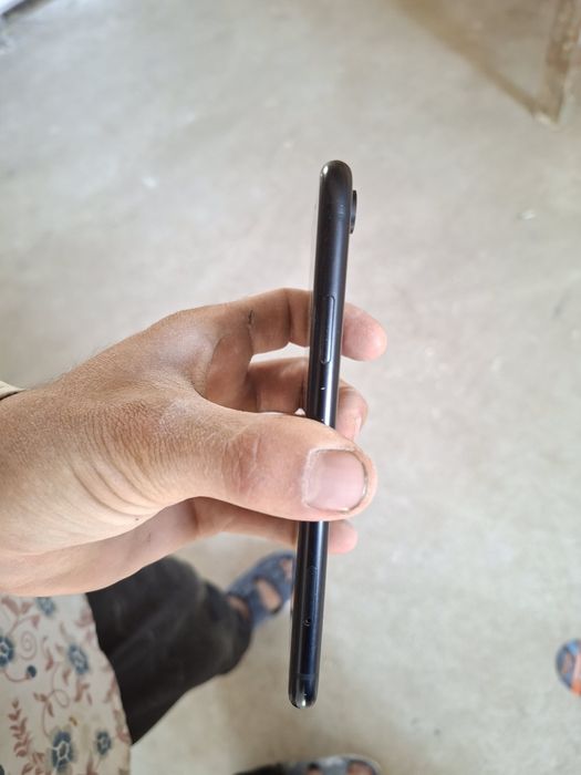 Iphone XR 64Gb yomkost 74%