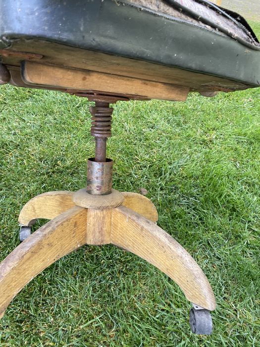 Scaun birou antic german sau elvetian pentru restaurare