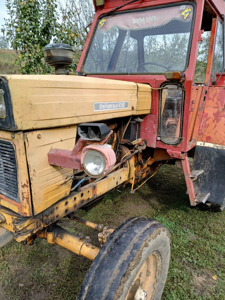Vînd Tractor U 650