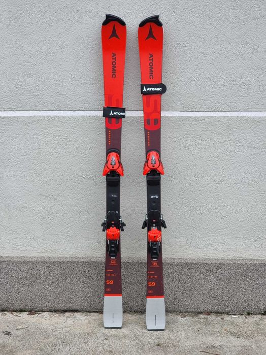 Ski/schi/schiuri ATOMIC REDSTER S9 145 cm + legaturi Atomic + clapari!