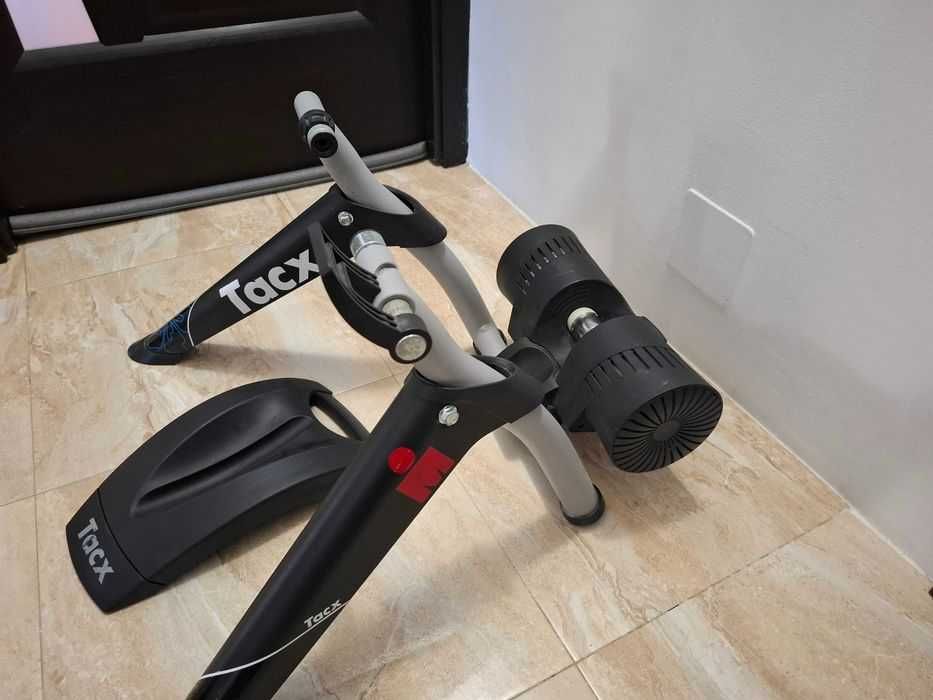 Trainer Smart Tacx Genius IRONMAN